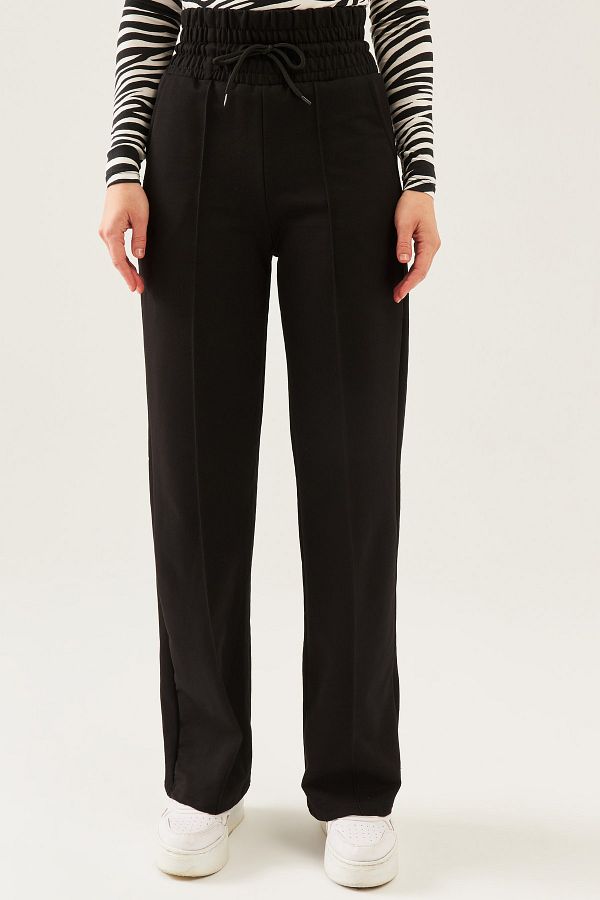 Wide waistband sweatpants top
