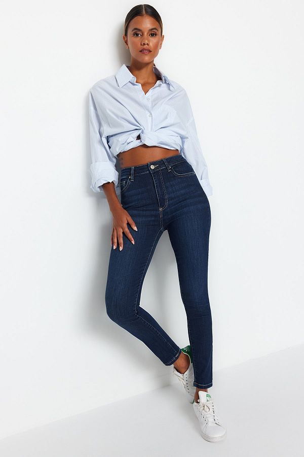 Trendyol Collection-Dunkelblaue High Waist Skinny Jeans mit Shaping-Effekt TWOAW24JE00070 1