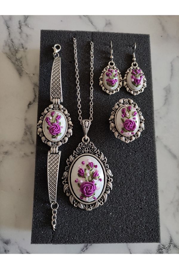 Rococo necklace hotsell
