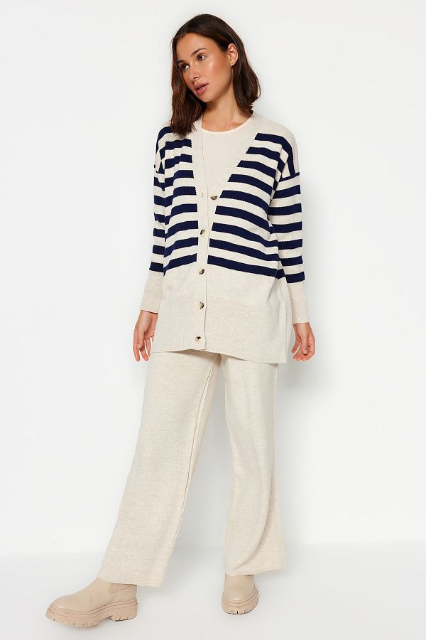 Cardigan bottom button online