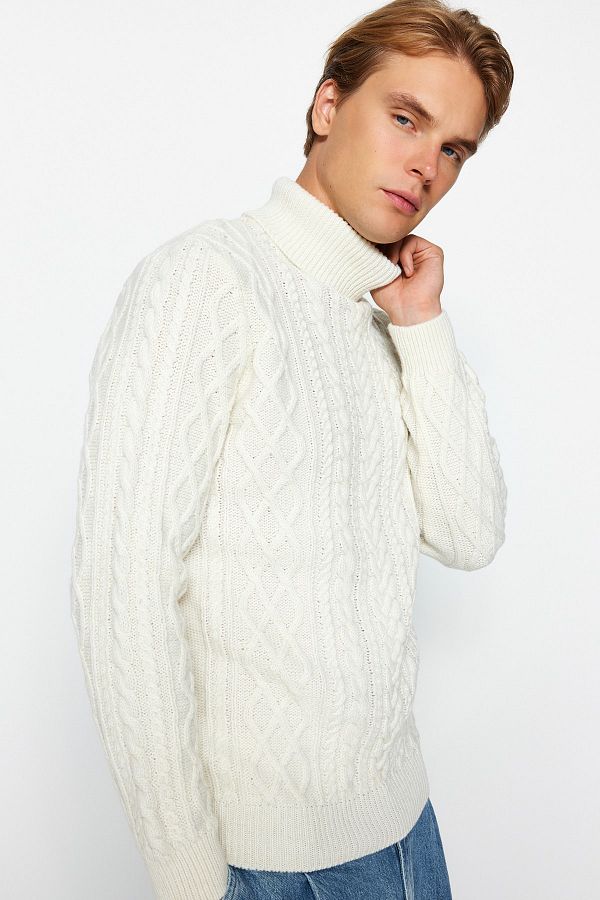 Trendyol Collection-Slim-Fit-Strickpullover mit Rollkragen – Ecru, Wolle, Haarstrickdetail TMNAW22KZ0302 1