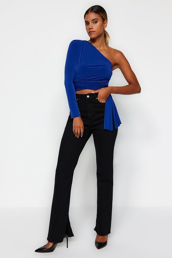 Trendyol Collection-Schwarze Schlagjeans mit Schlitz und hoher Taille TWOAW22JE0382 1