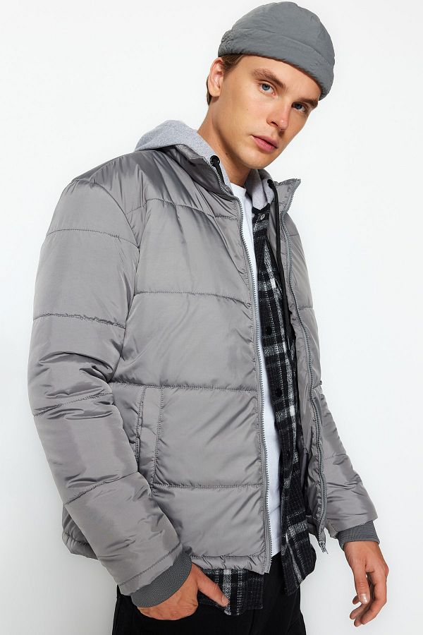 Trendyol Collection-Ανθεκτικό στο νερό και τον άνεμο Γκρι Puffer Χειμερινό μπουφάν - κανονική εφαρμογή TMNAW23MO00097 1