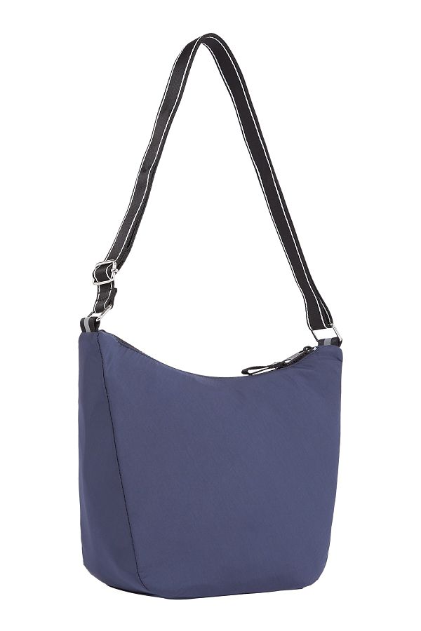 Navy tommy cheap hilfiger bag