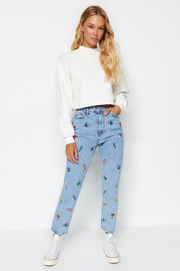 Trendyol Collection-Blue Embroidered High Waist Mom Jeans TWOSS21JE0591 1