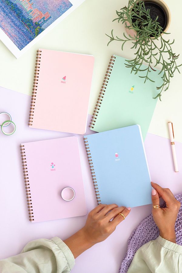 Matt Notebook-دفتر مدرسي حلزوني مقاس A5 80 ورقة، مجموعة من 4 - مربعات 1