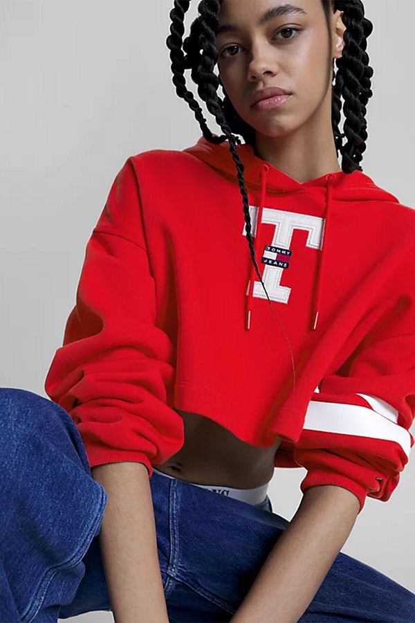 Tommy Jeans Women s Red Sweatshirt Model Code DW0DW16122 Trendyol