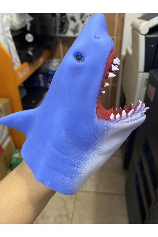 Top Model by Depesche-Shark Puppet 1