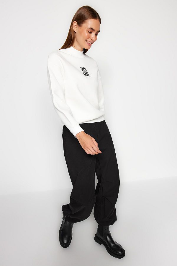 Trendyol Collection White Knitted Sweatshirt Trendyol