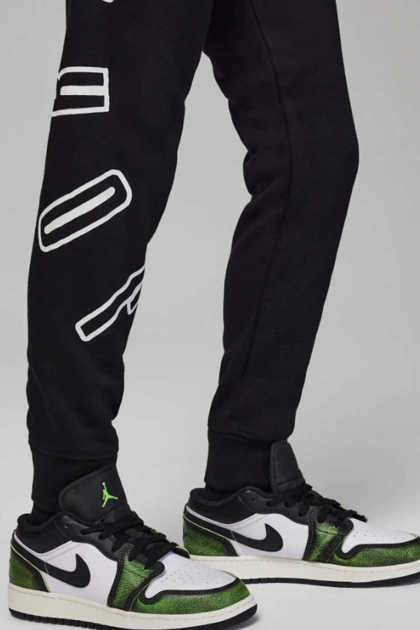 Nike Windbreaker Joggers Pants 100% Nylon/Polyamide RN#56323 Size Kids XL  18-20