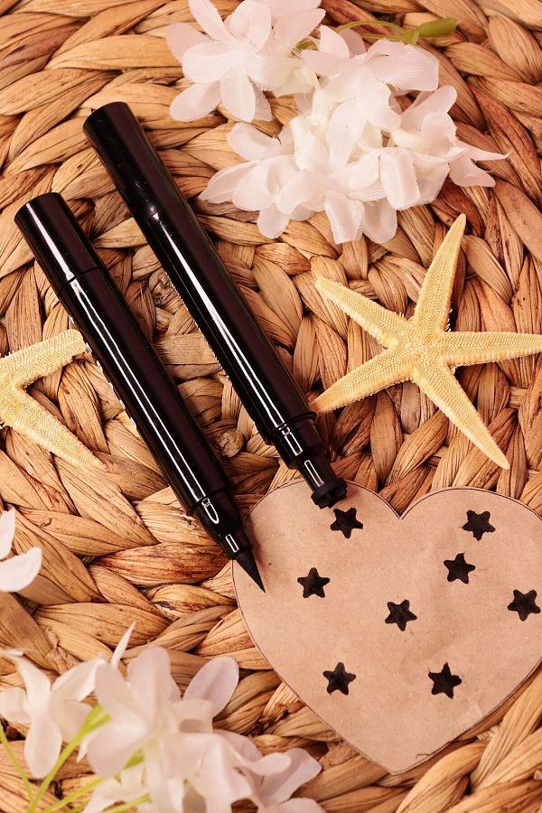 MUJGAN-Star Patterned Thick Tip Double Sided Pencil Eyeliner 1