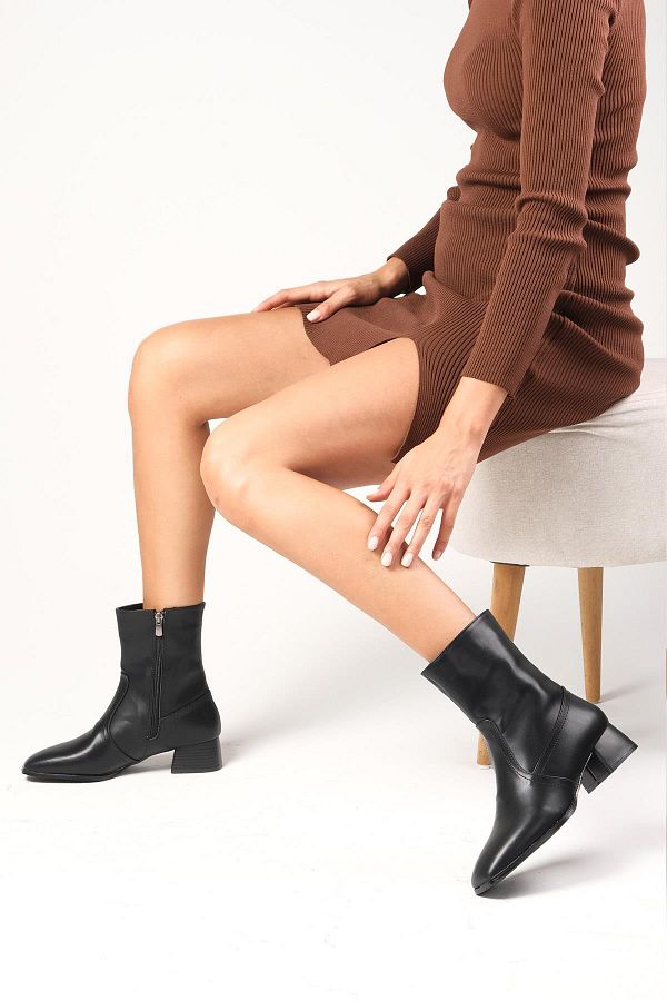 Mio Gusto Callie Black Color Thin Fur Lined Side Zipper Blunt Toe Women s Heeled Boots Trendyol