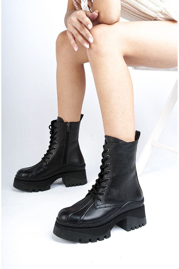 Deripabuc-Genuine Leather Black Women's Serrated Platform Sole Leather Boots Trc-3001 1