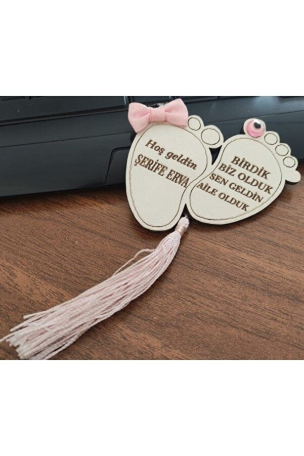 Bi Pleksi Ahşap Bebek Ayağı Figürlü Bebek Doğum Magneti