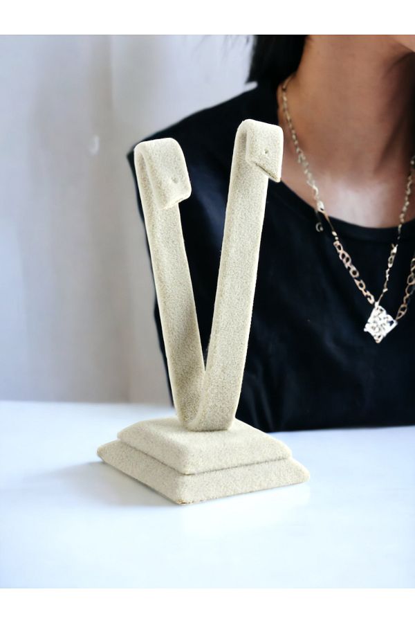 LUSYEN Single Earring Stand Palm Earring Holder Cream Color Trendyol