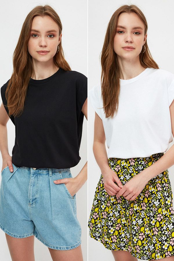 2'li Paket Siyah-Beyaz Kolsuz Basic Örme T-Shirt TWOSS21TS3825