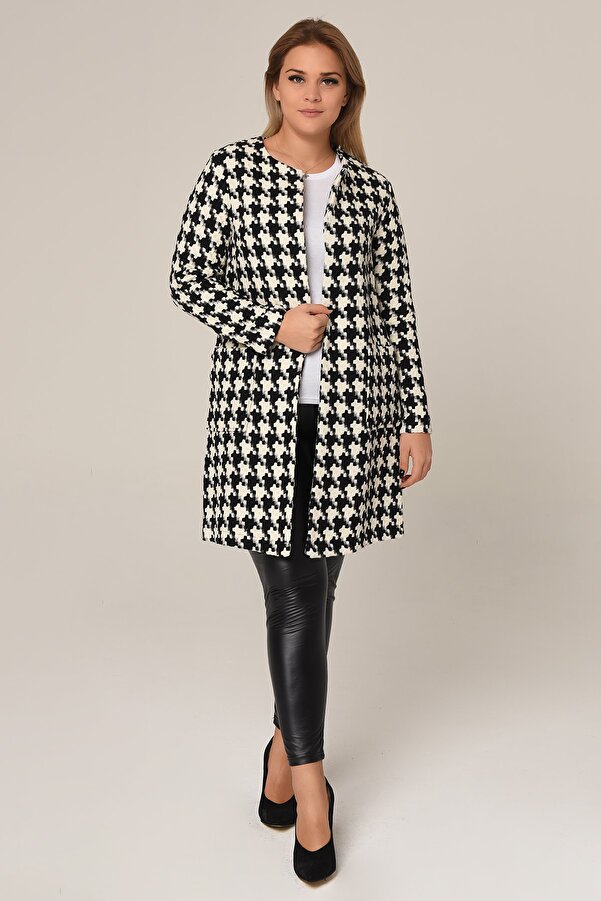 Round Neck Houndstooth Front with Pockets Woven Jacket — Black & White