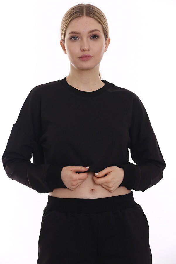 Cropped Sweatshirt — Black