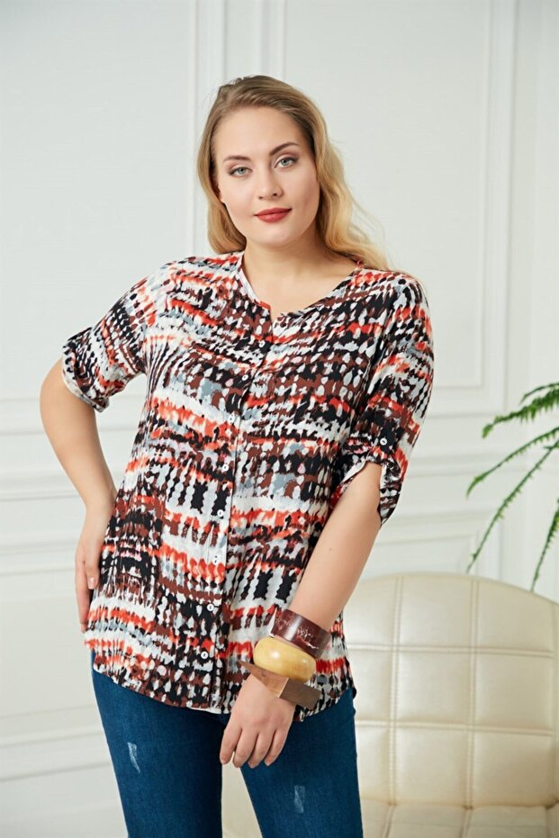 Women's Tile Patterned Plus Size Shirt