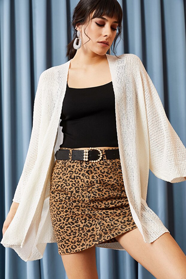 Woman White Bat Spring Cardigan HRK-19000057