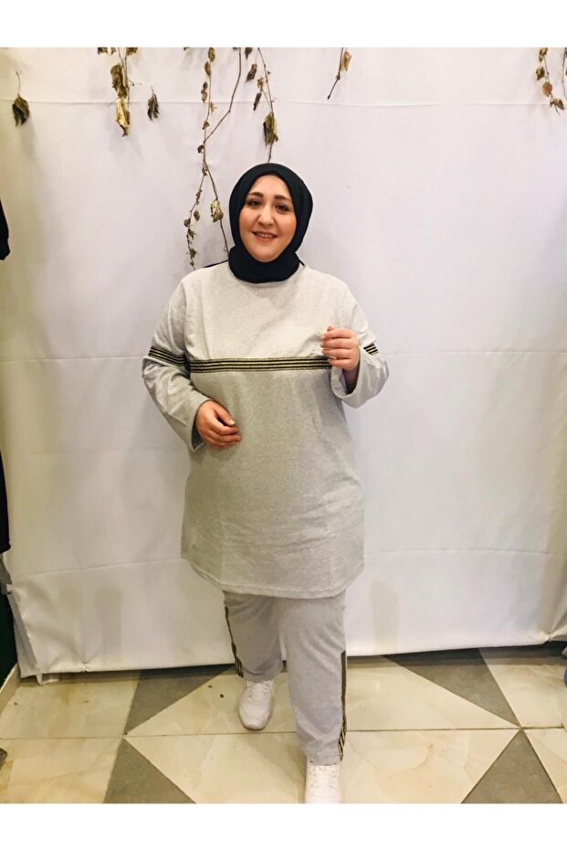 طقم بدلة رياضية مخططة باللون الرمادي مقاس كبير