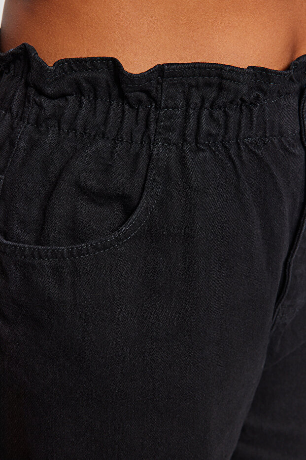 Siyah Yüksek Bel Beli Lastikli %100 Pamuk Büyük Beden Mom Jeans TBBAW23JE00002 - 10