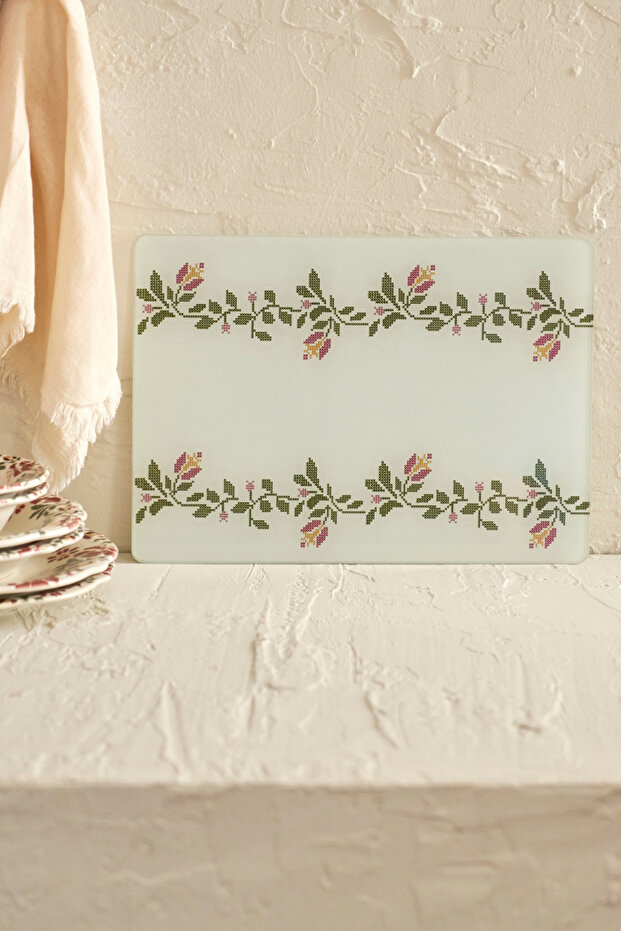 X Bella Maison Peony Glass Cutting Board 35X25Cm Tphaw26Kth00000
