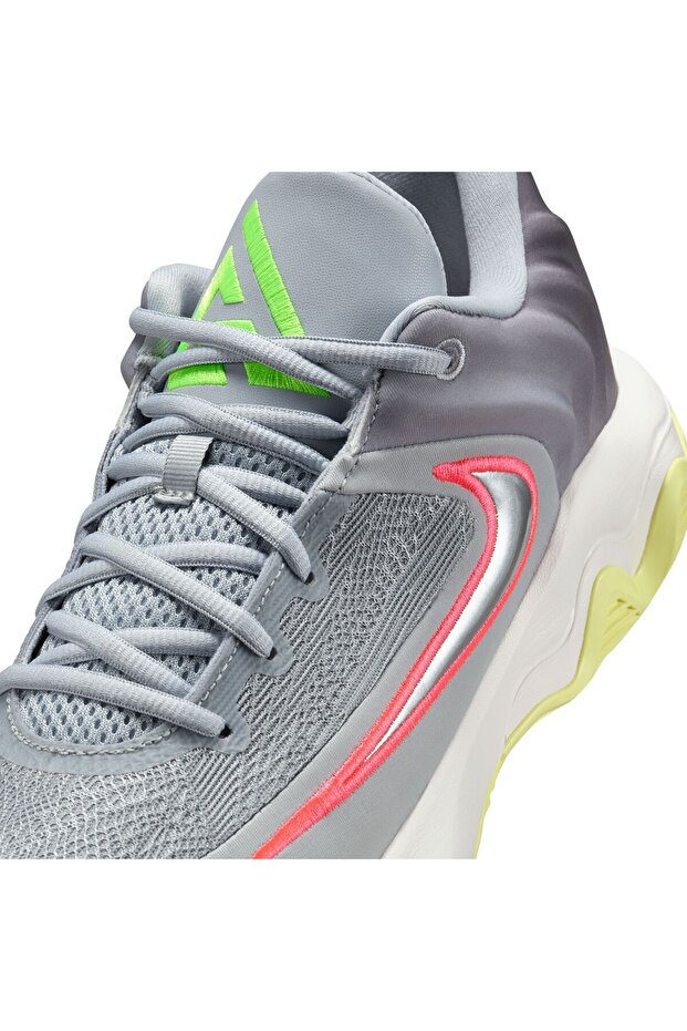 خلود جيانيس 4 - 5