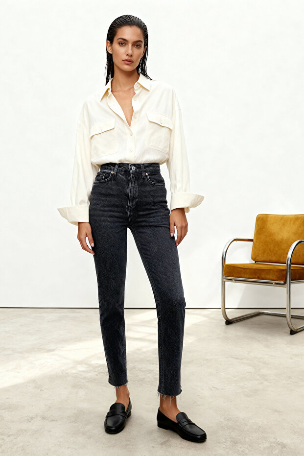 Czarne jeansy z wysokim stanem Slim Comfort/Elastyczne Mom Jeans TWOSS23JE00094 - 1