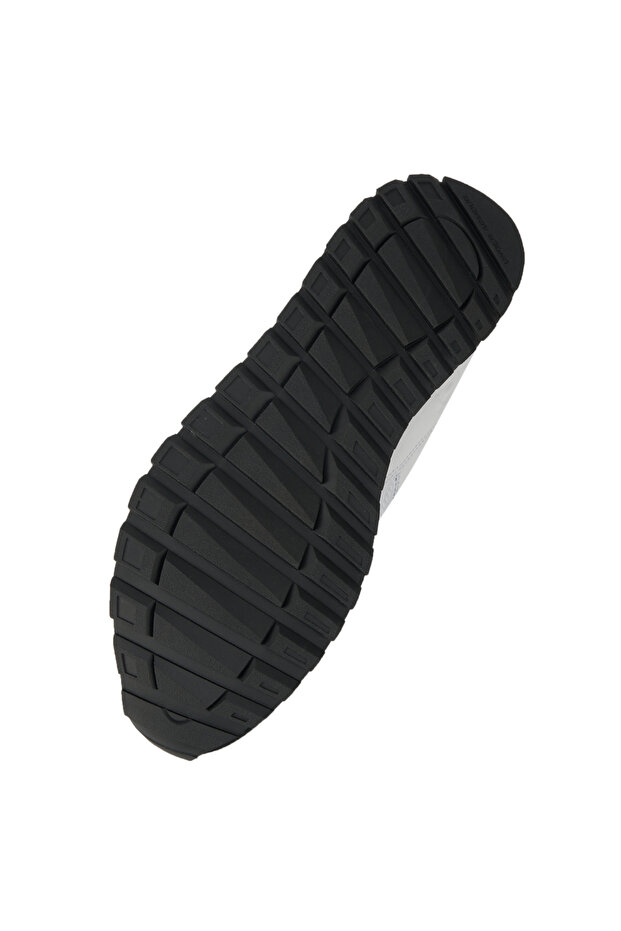 عداء أساسي من UA - 8