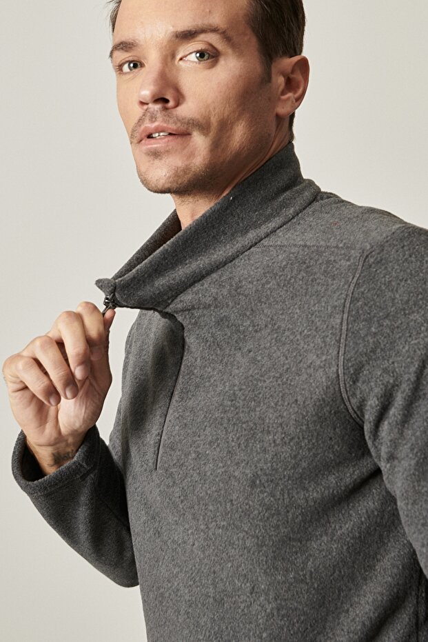 Antracytowa, antypilingowa, niemechacąca się bluza polarowa męska ze stójką, odporna na zimno, o standardowym kroju - 6