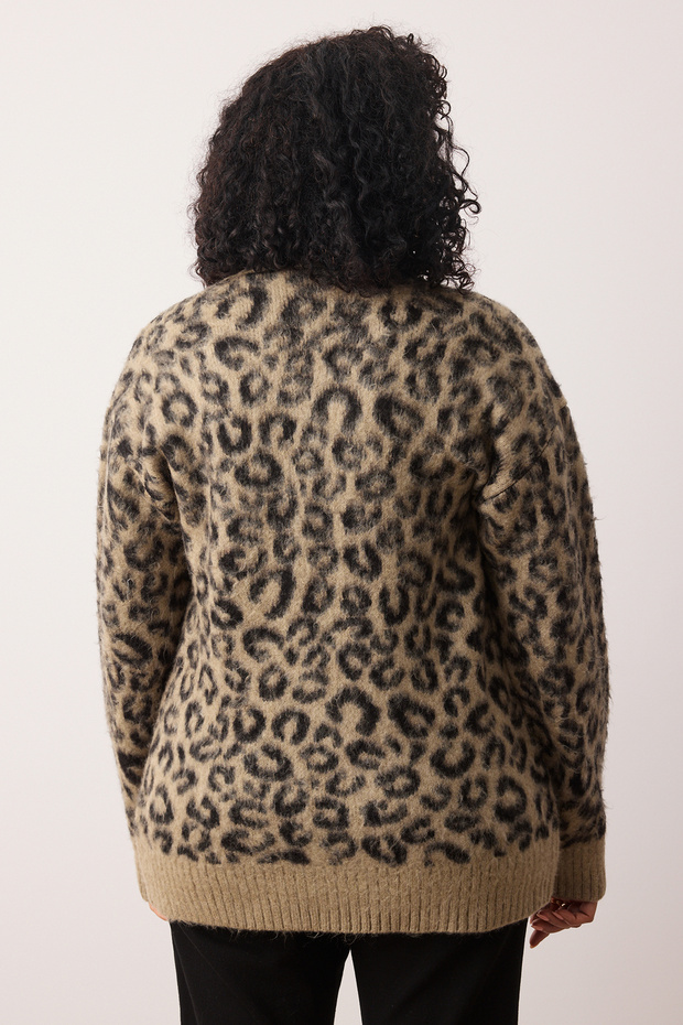 Camel Leopar Desenli Yumuşak Tuşeli Relax Fitt Triko Hırka TBBAW26AV00001 - 4