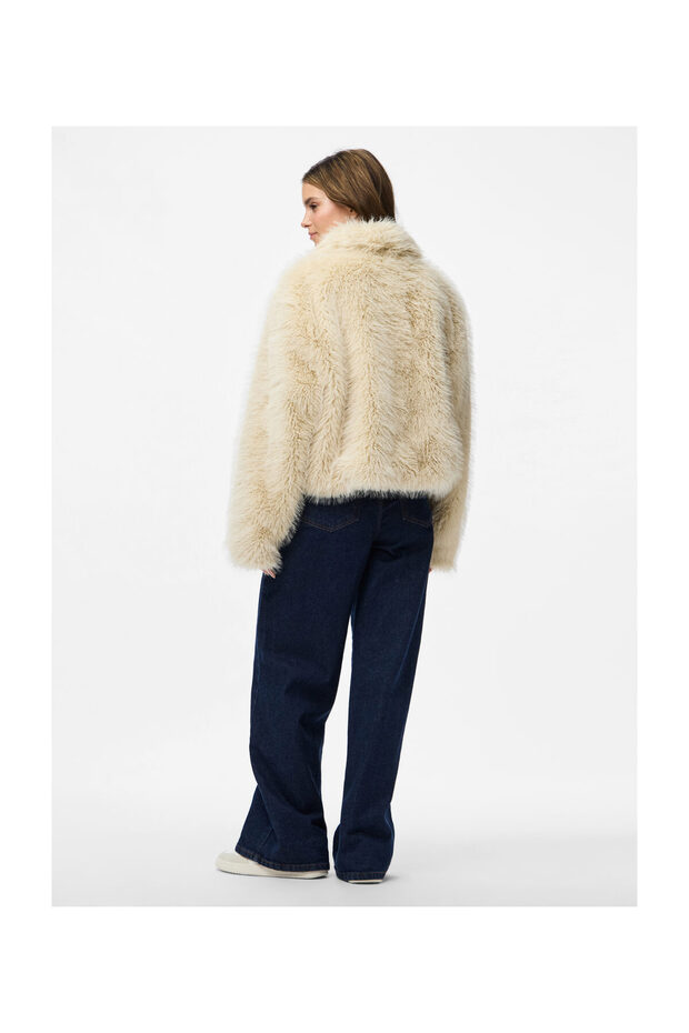 PCJILLA KURZE FLUFFIGE JACKE - 3