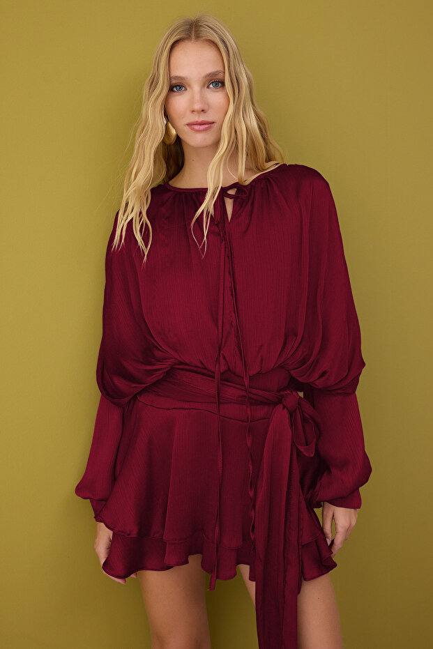Bordo Bağlama Detaylı Boho Dokuma Saten Mini İçi Şortlu Elbise TPRAW26EL00039 - 2