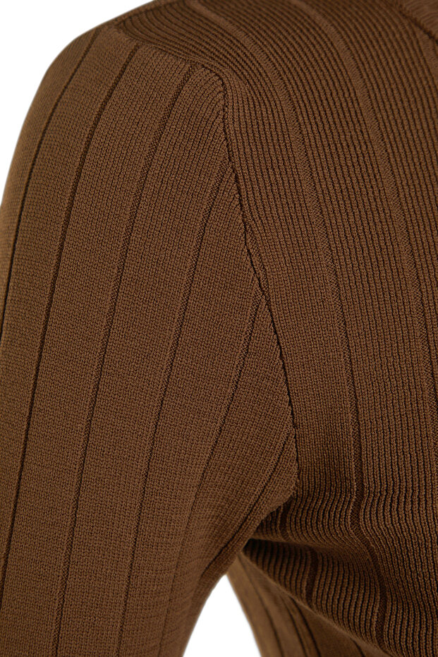 Brauner Basic Strickpullover mit Rundhalsausschnitt TWOAW23KZ01249 - 7