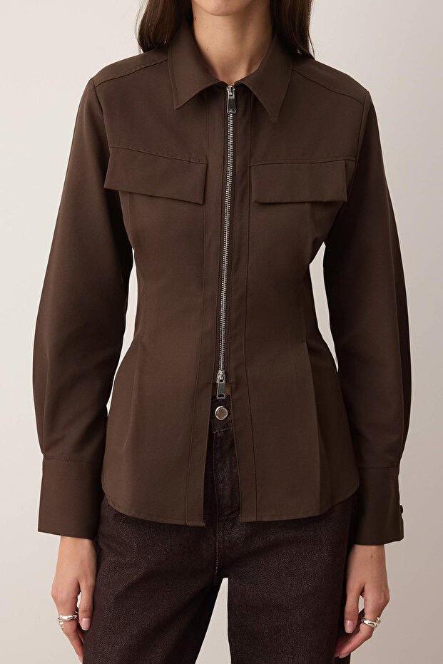 Koszula w kolorze ciemnobrązowym z zamkiem błyskawicznym TWOAW26GO00044 - 1