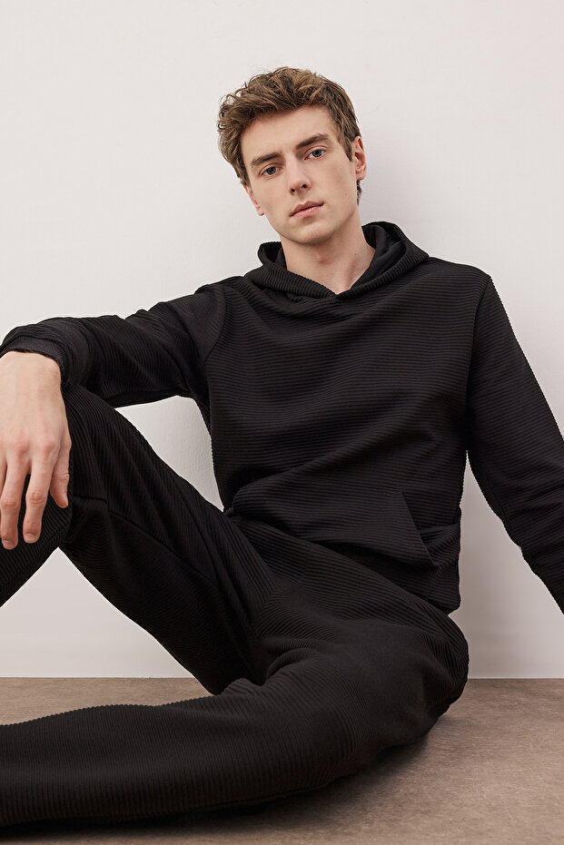 Siyah Regular/Normal Kesim Kapüşonlu Dokulu Sweatshirt TMNAW26SW00068 - 1