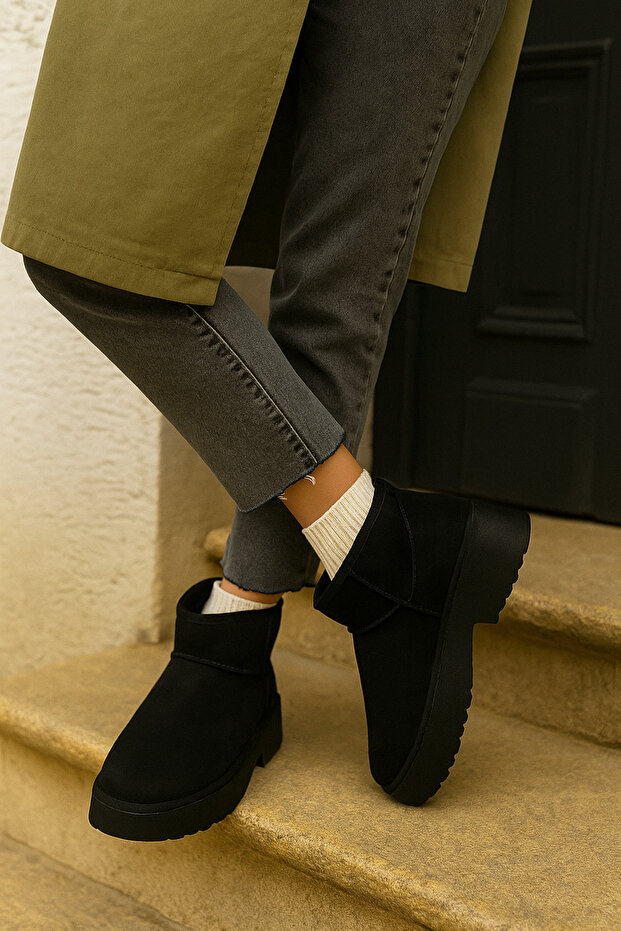 Női fekete magassarkú mini ultratej csizma belső szőrmével - 4