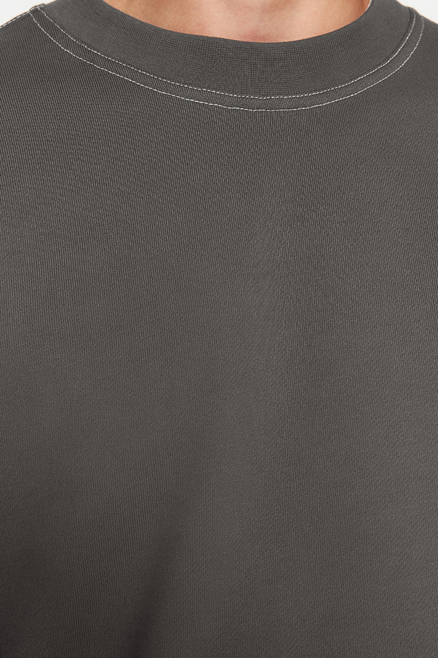 Antrasit Oversize/Geniş Kesim Kontrast Dikiş Detaylı Bisiklet Yaka Sweatshirt TMNAW24SW00011 - 5