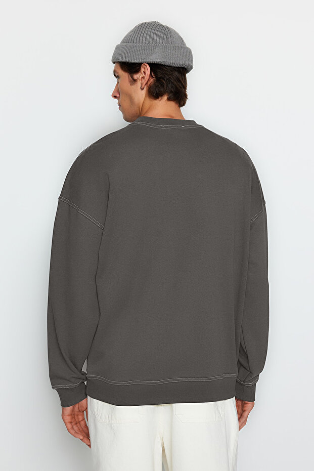 Antrasit Oversize/Geniş Kesim Kontrast Dikiş Detaylı Bisiklet Yaka Sweatshirt TMNAW24SW00011 - 6