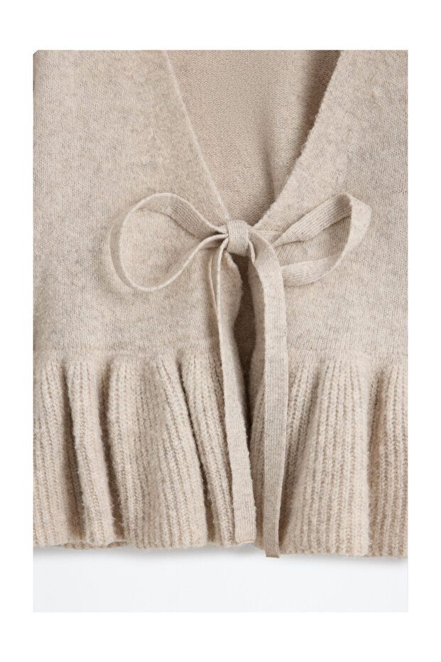 Kobieta Dzianinowa kurtka z falbaną - 8