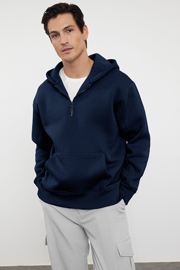 Lacivert Oversize/Geniş Kesim Fermuarlı Kapüşonlu İçi Polarlı Basic Sweatshirt TMNAW25SW00050 - 1