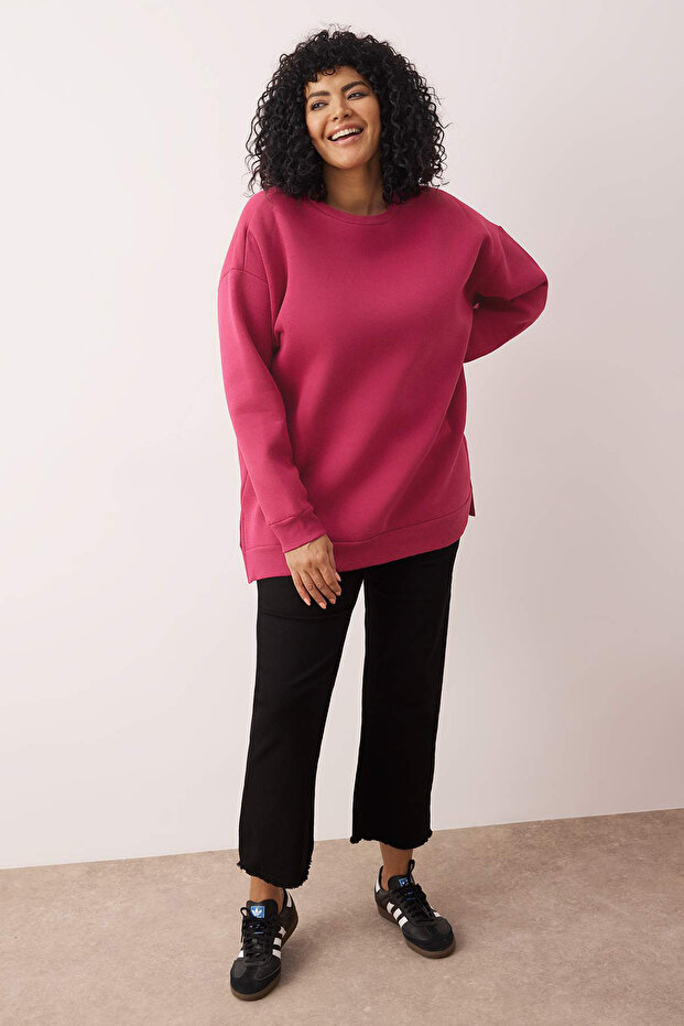 Fuşya Kalın İçi Polarlı Yırtmaçlı Oversize/Bol Kesim Örme Büyük Beden Sweatshirt TBBAW24AO00003