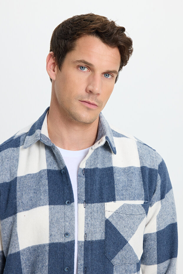 Men's regular fit classic cut plaid pocketed lumberjack shirt