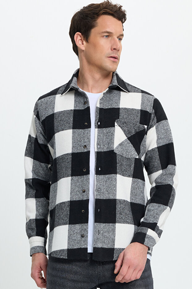 Men's regular fit classic cut plaid pocketed lumberjack shirt