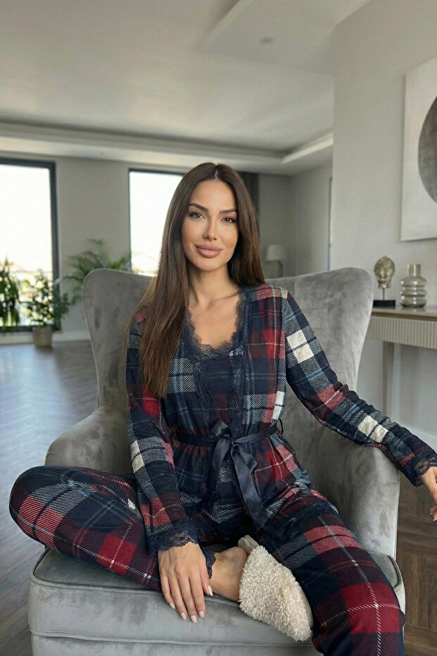 Kostkovaný sametový pyžamový set s potiskem a županem - 3