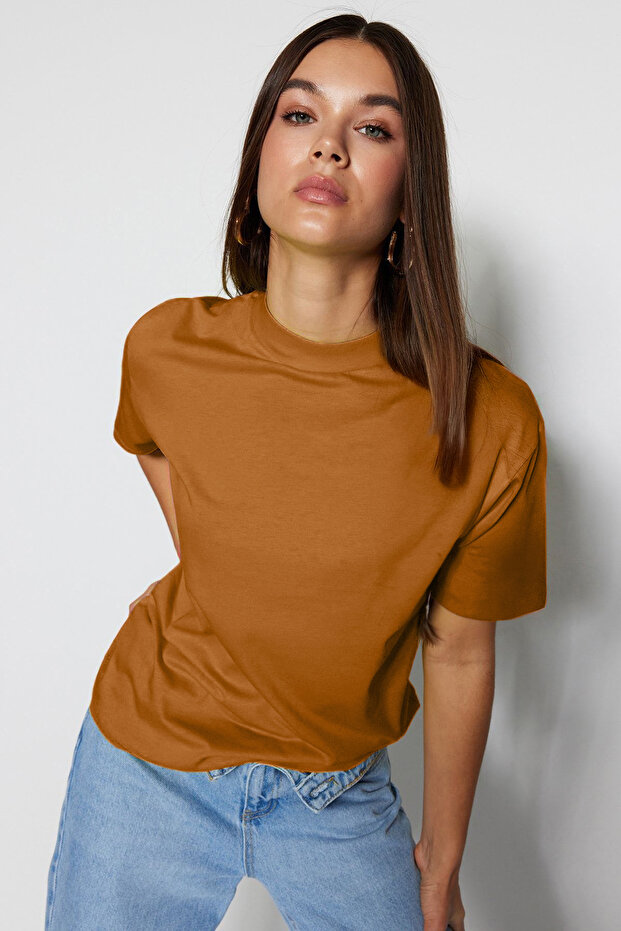 Açık Kahverengi %100 Pamuk Basic Regular/Normal Kalıp Dik Yaka Örme T-Shirt TWOAW20TS0096 - 5