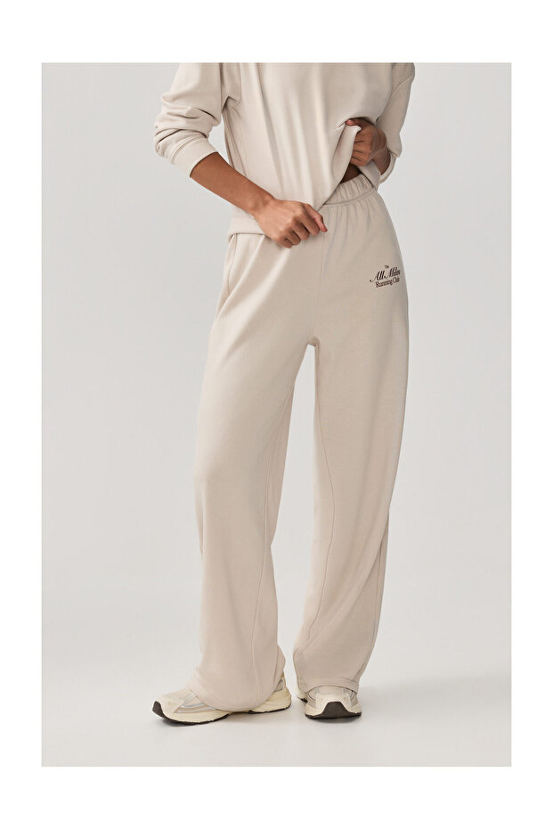 Damska spodnie dresowe z nadrukiem - 10