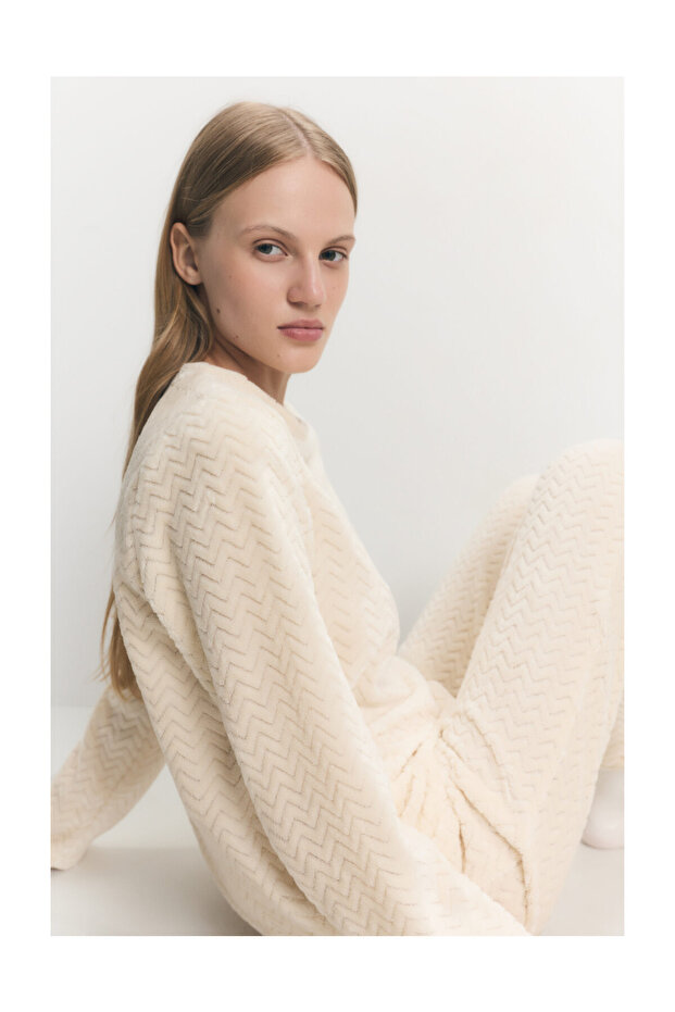 Női puha, halszálka mintás, bolyhos pizsama szett - 5