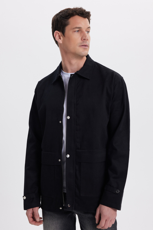 Men's relaxed fit comfortable cut 100% cotton double pocket zip-up black jacket shirt